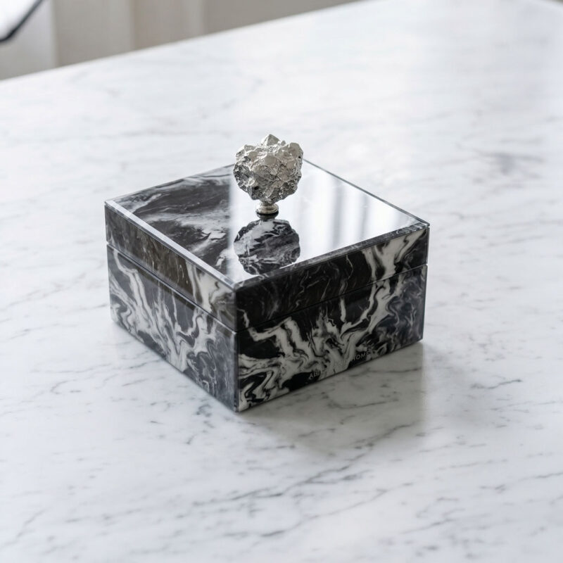 Monochrome Marble" Quartz Vault